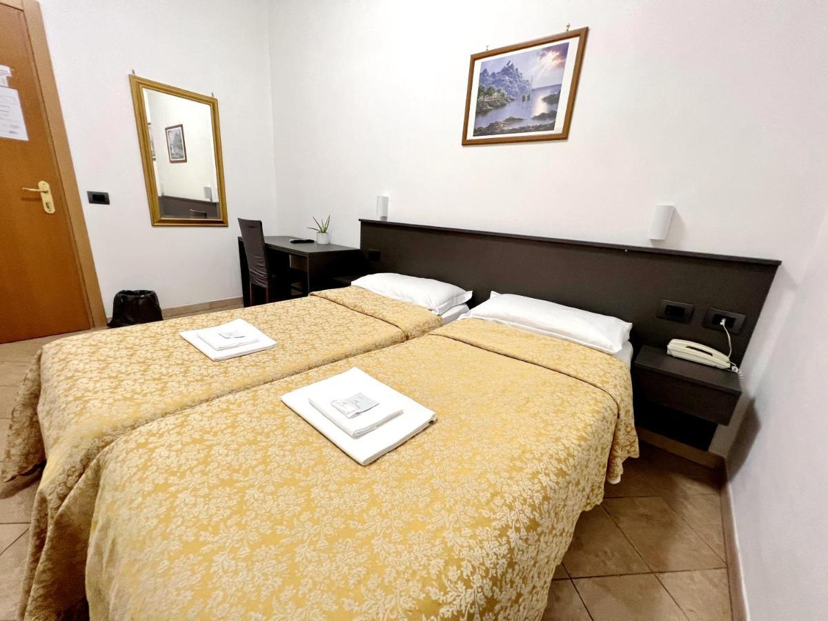 Hotel Domus Termini Rzym Zewnętrze zdjęcie