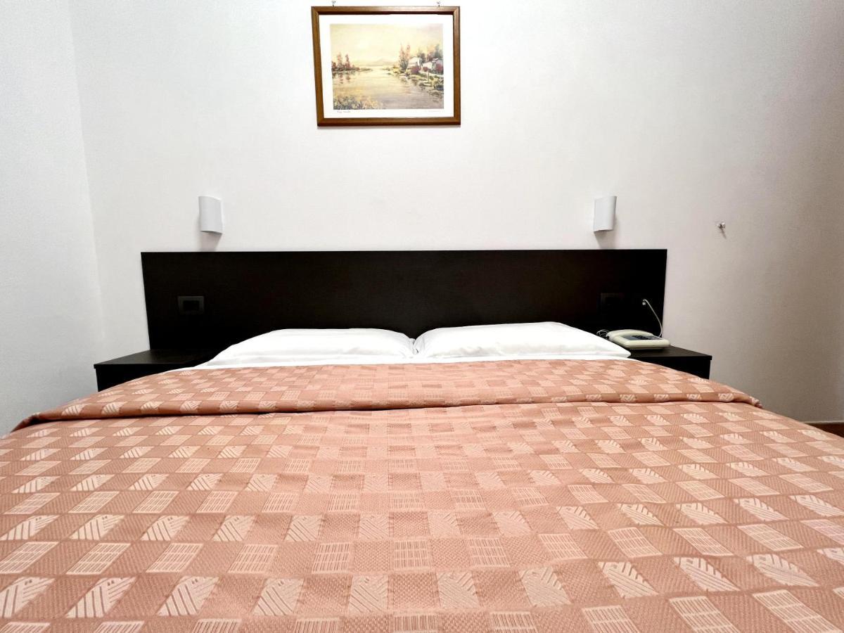 Hotel Domus Termini Rzym Zewnętrze zdjęcie
