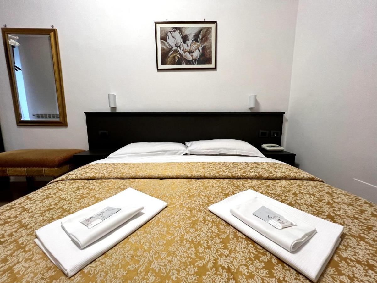 Hotel Domus Termini Rzym Zewnętrze zdjęcie